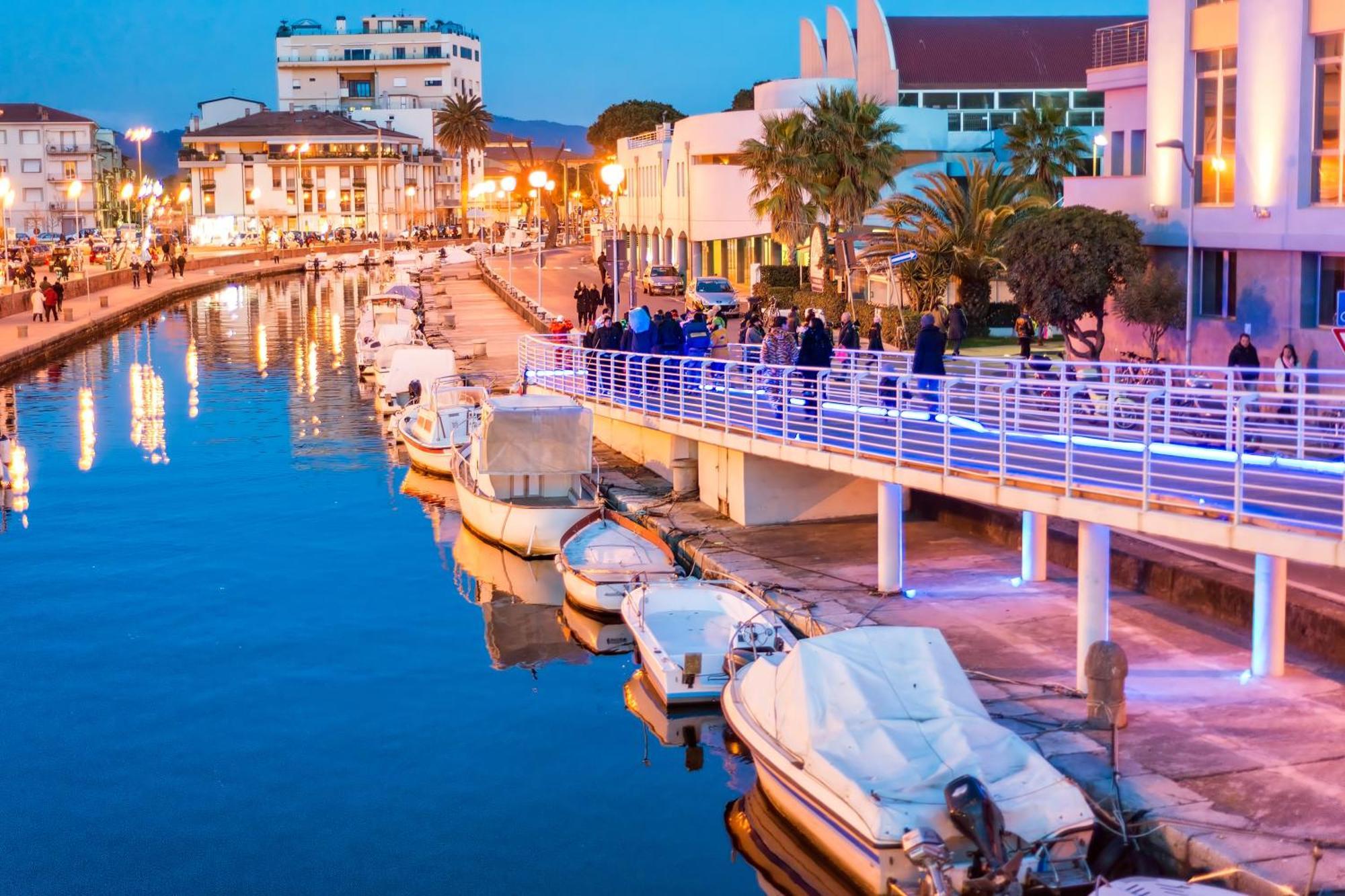 La Suite 2 Ondina Viareggio 200M From Sea - Happy Rentals Bagian luar foto